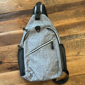 NWOT MOSISO Mini Sling Backpack Hiking Daypack Travel Outdoor Casual Sports Bag